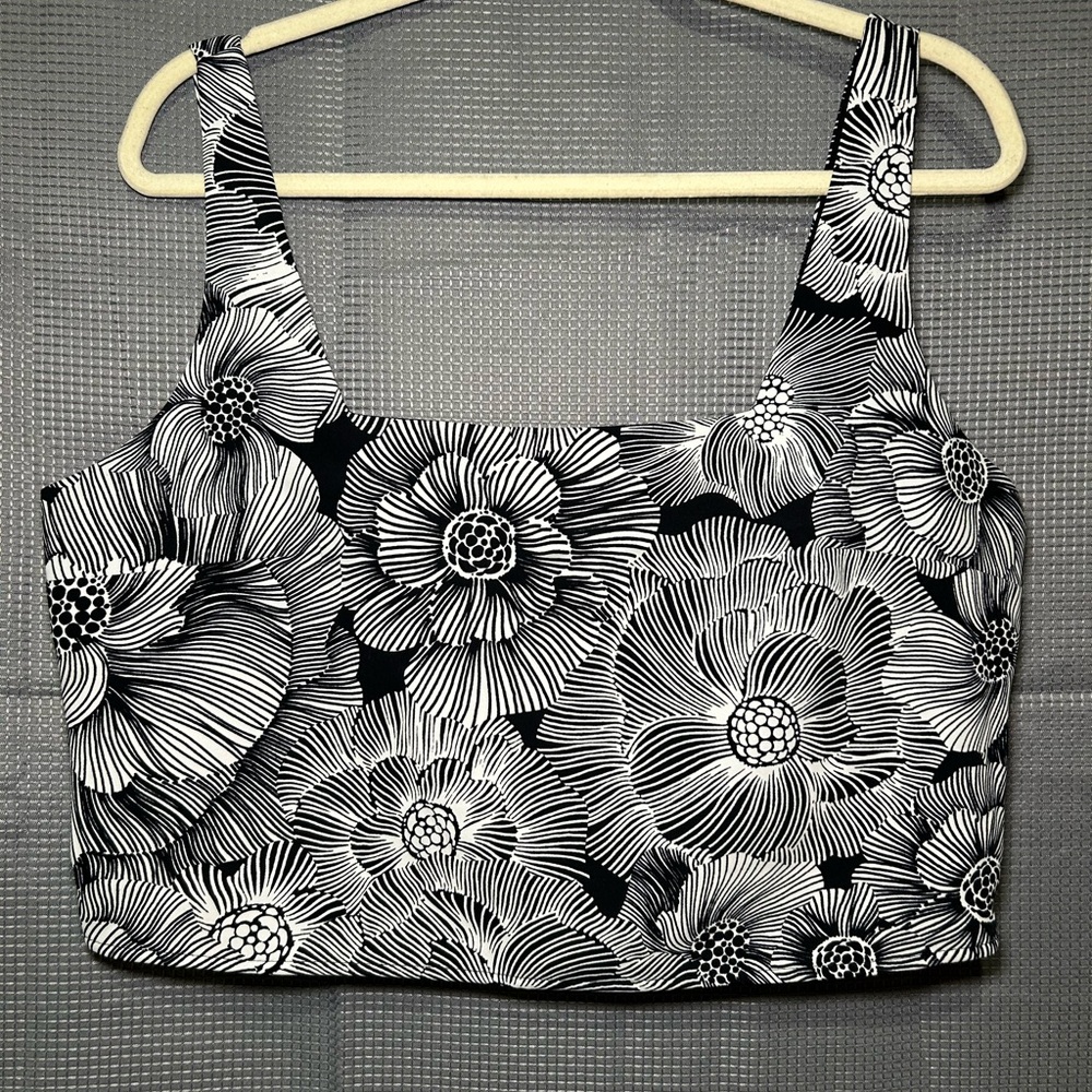 Express Monochrome Floral Patterned Top